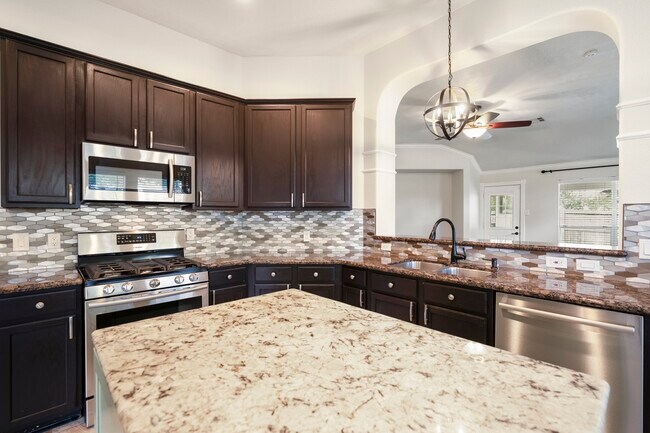 Building Photo - 5802 Sawyer Bend Ln