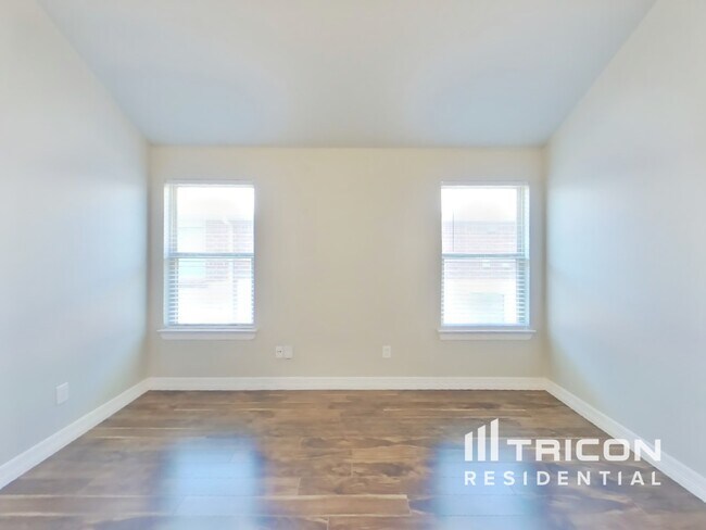 Building Photo - 1504 Rosson Rd