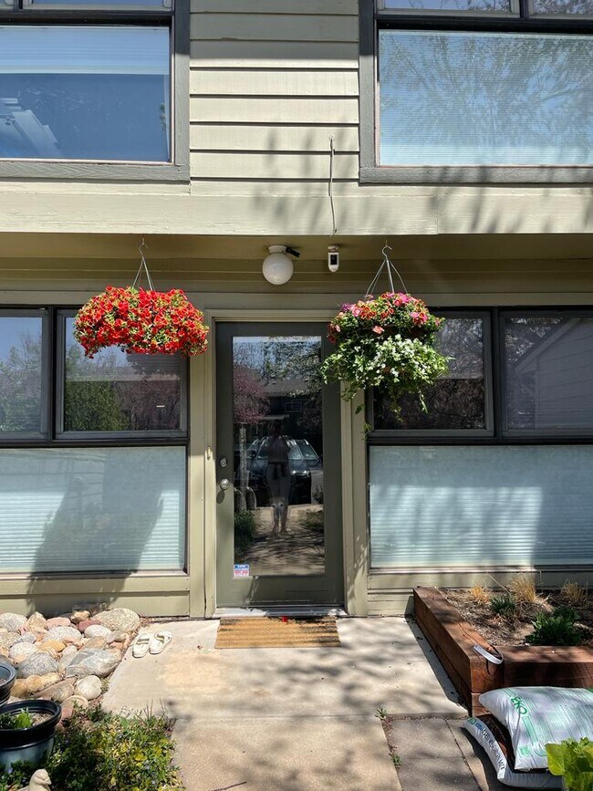 Primary Photo - 3822 Northbrook Dr