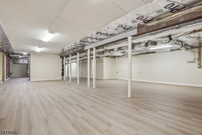 Building Photo - 215 Summit Ave