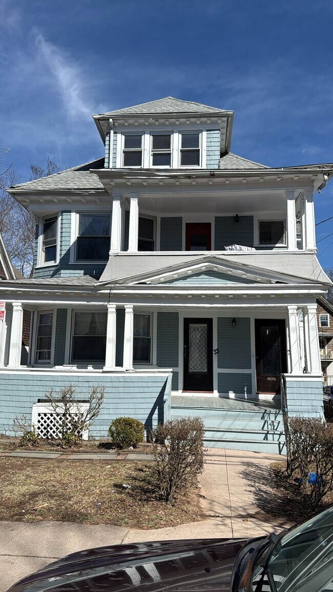 Building Photo - 31 Blake St