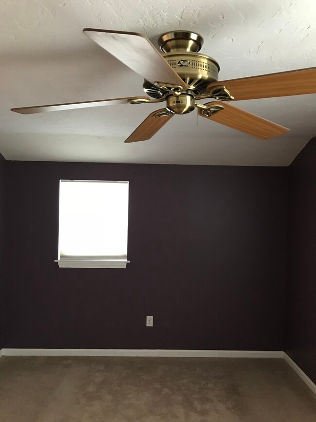 Building Photo - 16 Bowstring Way