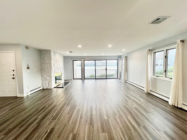 Building Photo - 4C Cove Ln