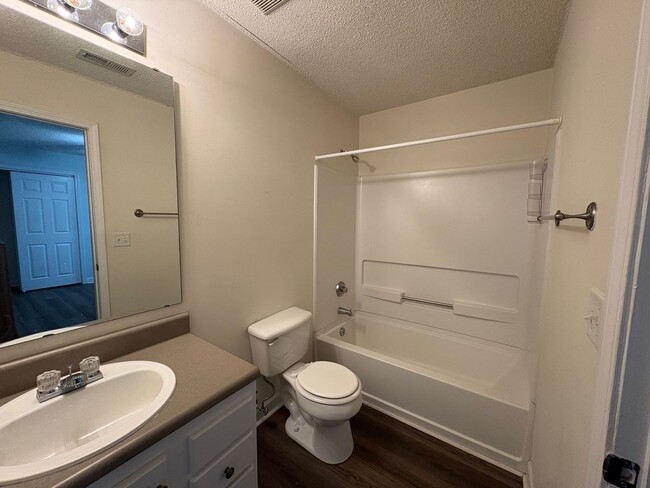 Building Photo - 731 Harts Cove Way