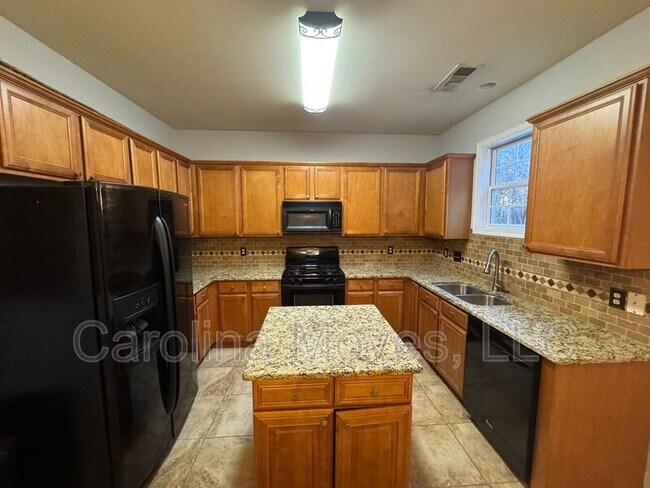 Building Photo - 108 Tagus Ct