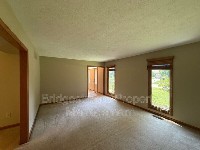 Building Photo - 2627 Gentle Wind Point