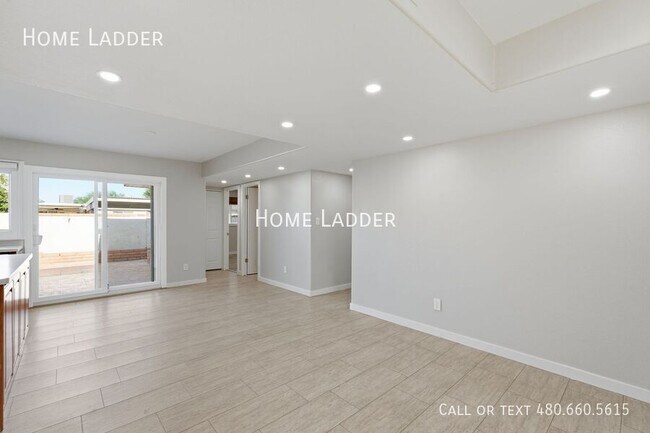 Building Photo - 5849 N 81st St