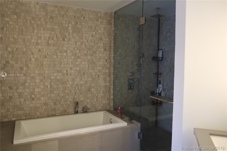 Building Photo - 88 SW 7th St