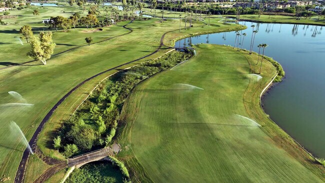 Building Photo - 7401 N Scottsdale Rd