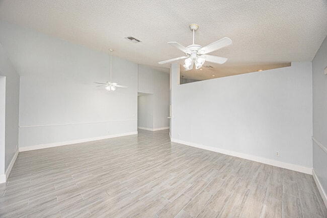 Building Photo - 5148 Rosen Blvd