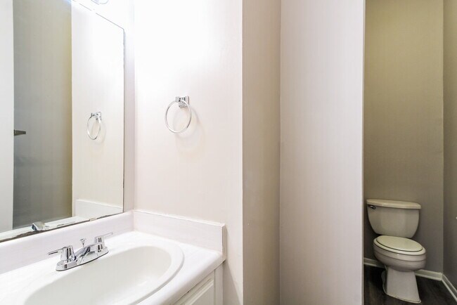 Building Photo - 7922 Grow Ln