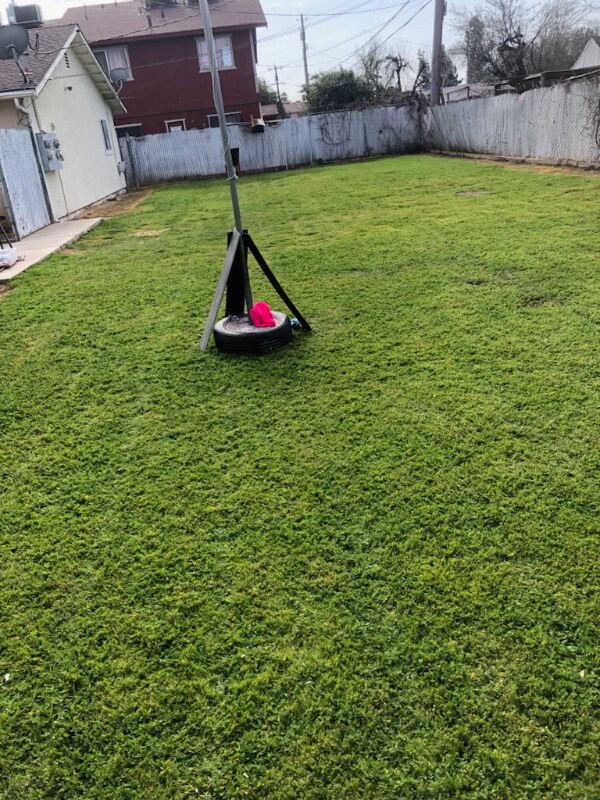 Building Photo - 512 S Dearing Ave