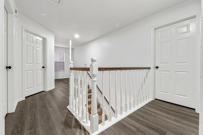 Building Photo - 1502 Mabry Mill Rd