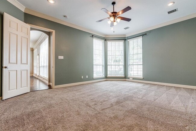 Building Photo - 7701 Thistledown Dr