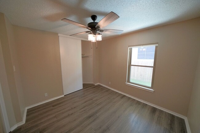 Building Photo - Wonderful Home in the Quiet Kingswood Heights Subdivision - Realtor Commission: $500