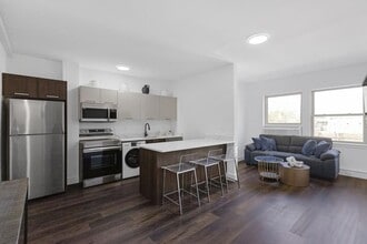 Building Photo - 0 bedroom in Chicago IL 60660