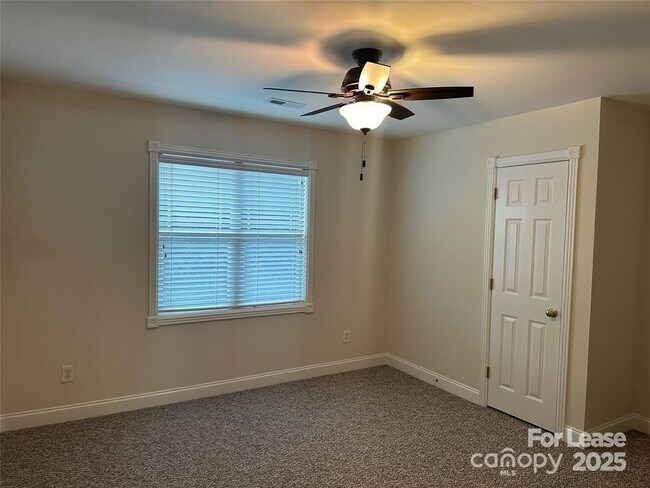 Building Photo - 14939 Alexander Pl Dr