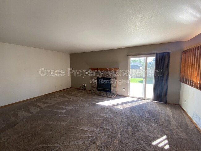 Building Photo - 13052 Grape Ct