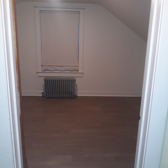 Building Photo - 2250 Siegfried Ave