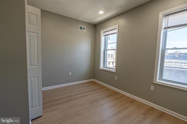 Building Photo - 1730 S 20th St