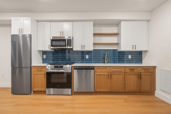Building Photo - 14 Westervelt Pl