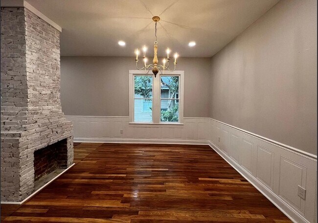 Building Photo - 209 S Fulton St