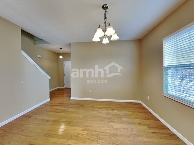 Building Photo - 447 Hartford Ct