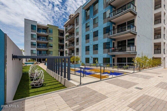 Building Photo - 3131 N Central Ave