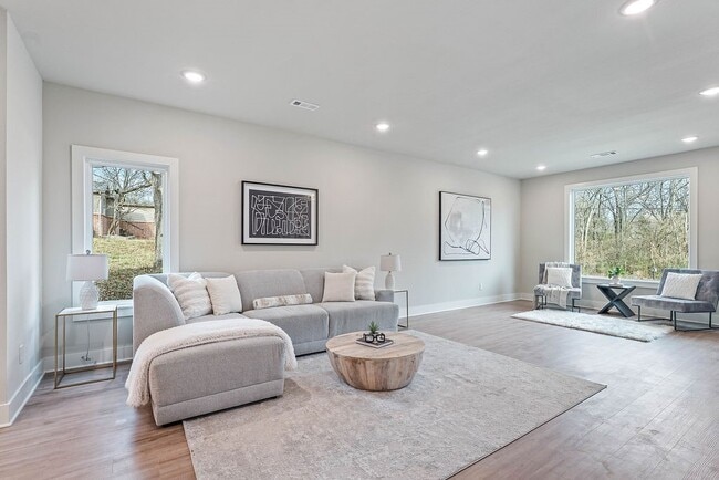 Building Photo - 491 S Happy Hollow Rd