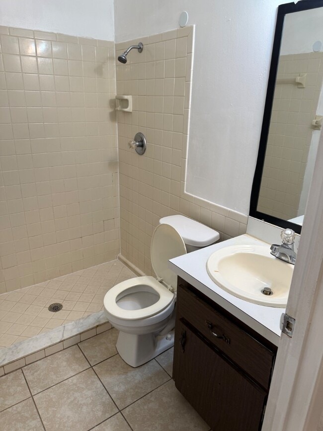 Building Photo - 1583 Sunset Ln