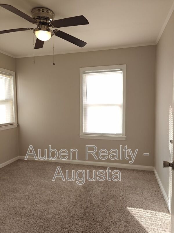 Building Photo - 2913 Hummingbird Ln