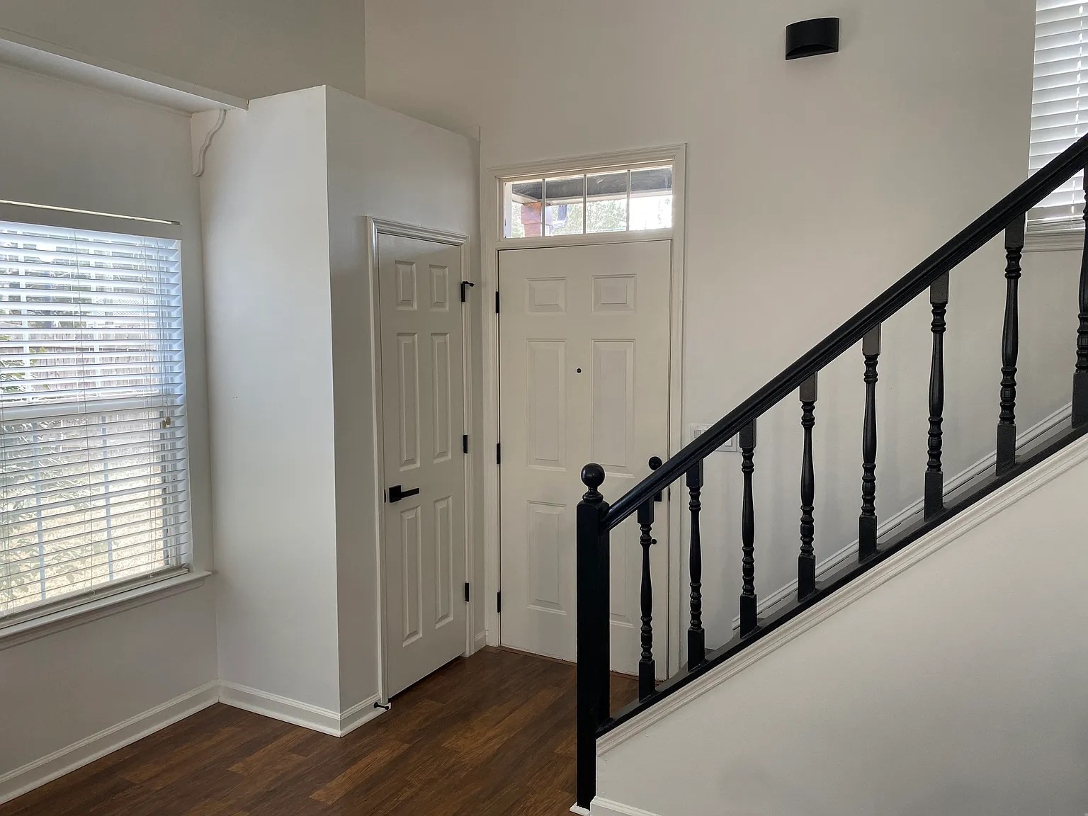 Building Photo - Room in House on Parkside Dr