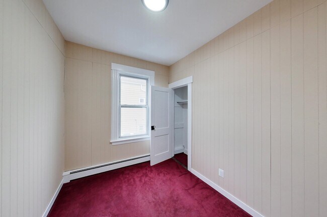Building Photo - 42 Planten Ave