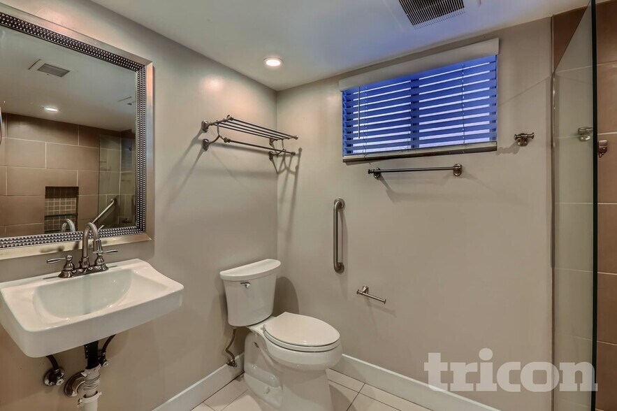 Building Photo - 2613 N 89th Dr