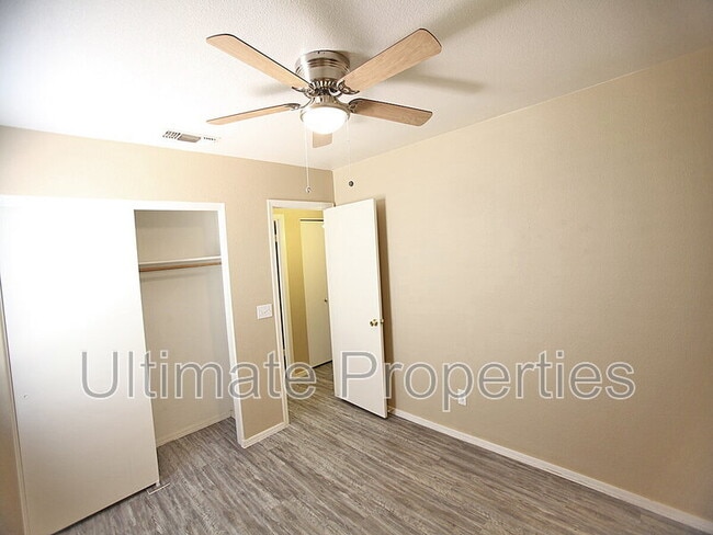 Building Photo - 9903 N 77th Ave
