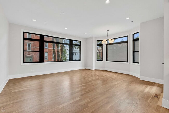 Building Photo - 1757 W Le Moyne St