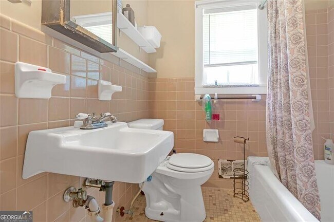 Building Photo - 306 Laney Rd