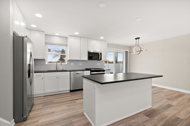 Building Photo - 9313 W 147th St