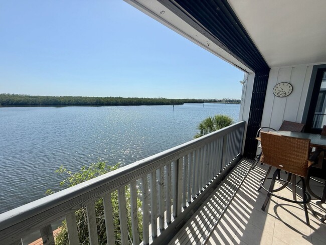 Building Photo - 2 bed 2 bath Turnkey Yearly Rental – Water...
