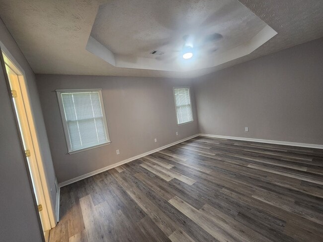 Building Photo - 6523 Fairfax Way