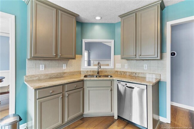 Building Photo - 108 Camberly Ln