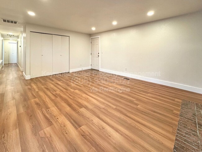 Building Photo - 4639 S Cochees Ave