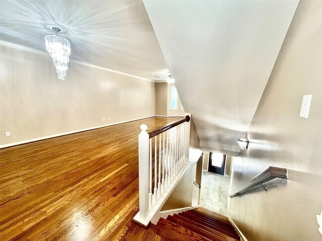 Building Photo - 32 Waugh Dr