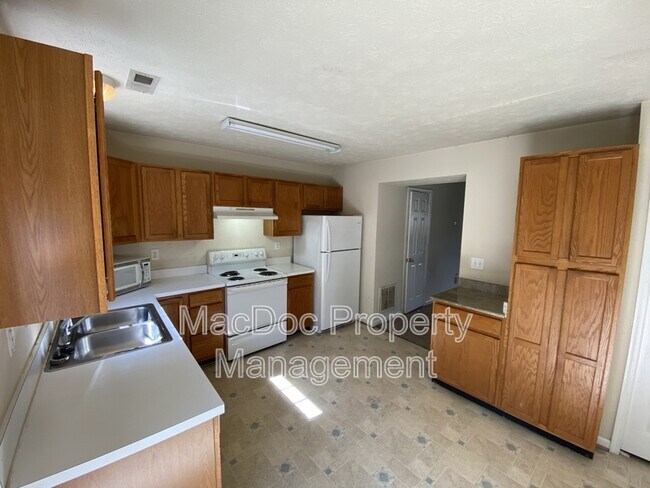 Building Photo - 9740 W Midland Way