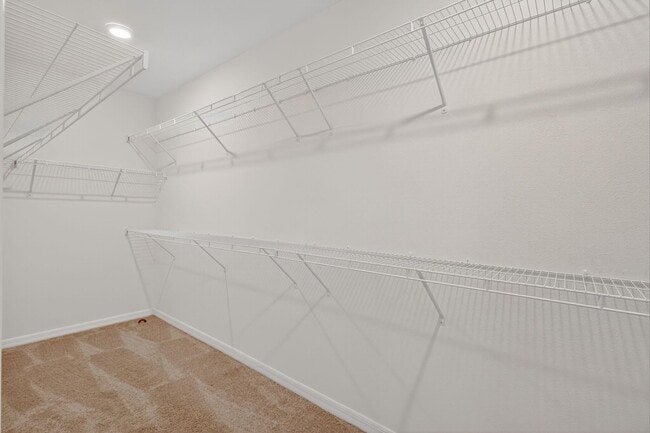 Building Photo - 657 NE Horizon Ln