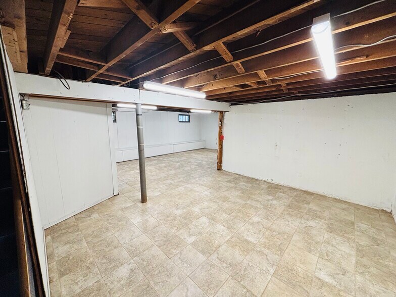 Building Photo - 159 Greglawn Dr