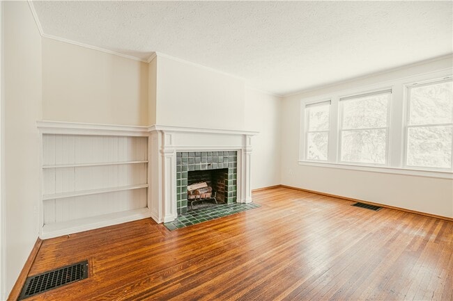 Building Photo - 297-303-303 Dartmouth St