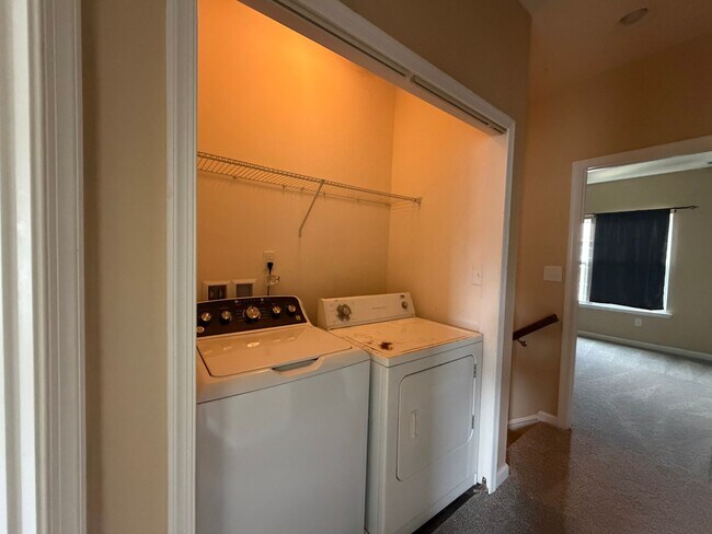 Building Photo - 4376 Pickney Ln