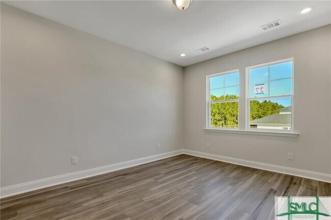 Building Photo - 157 Lower Creek Dr