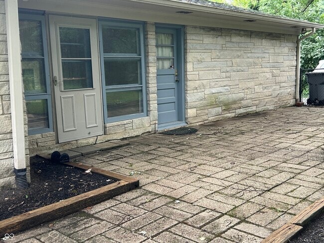 Building Photo - 5648 Rolling Ridge Rd